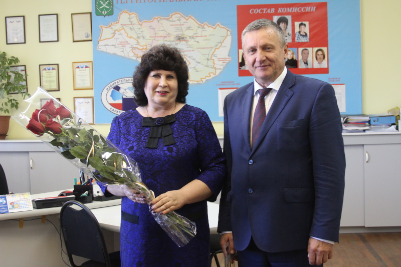 Избранному депутату Саратовской областной Думы шестого созыва вручено  удостоверение