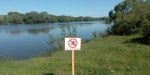 На территории Ртищевского района продолжается установка знаков «Купаться запрещено»