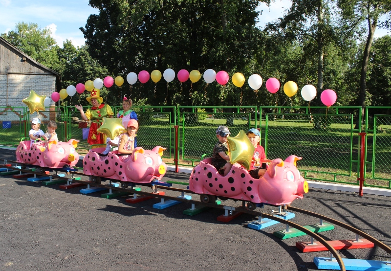 В преддверии празднования Дня Железнодорожника в Городском парке культуры  и отдыха состоялось открытие детского аттракциона «Железная дорога»