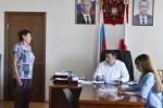  Сегодня глава района Александр Жуковский провел прием граждан по личным вопросам