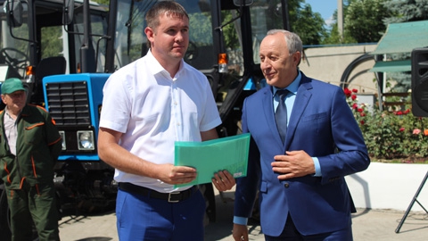В рамках национального проекта «Экология» Макаровский лесхоз получил малый лесопатрульный комплекс на базе автомашины УАЗ «Фермер»