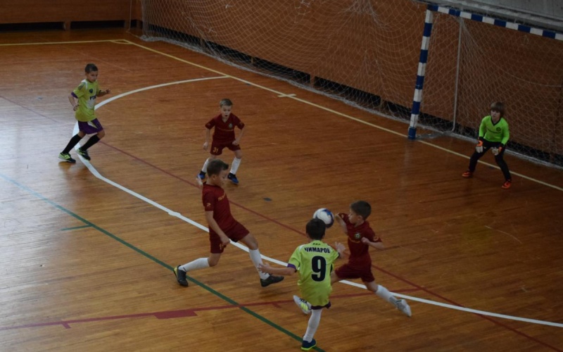 Команды юношей Ртищевской спортивной школы приняли участие в матче Первенства Пензенской области по мини-футболу