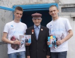 «Волонтеры Победы» поздравили ветерана Великой Отечественной войны с Днем Победы