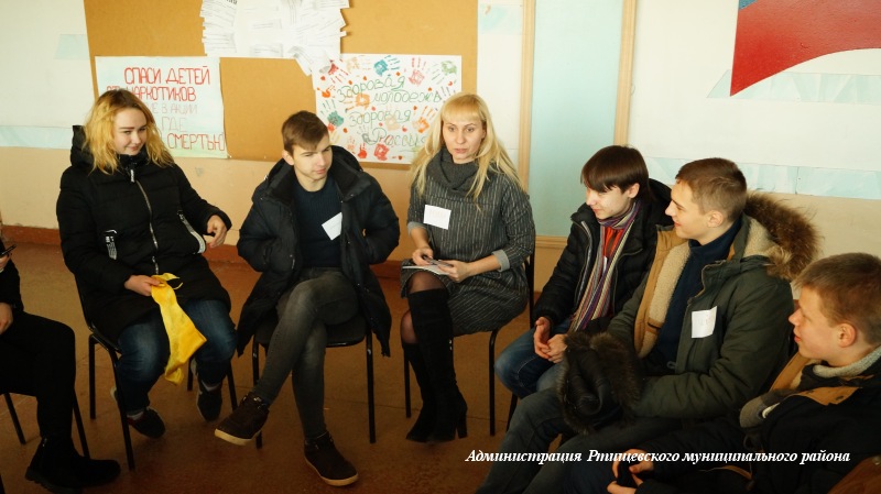 На базе Ртищевского филиала «Молодежь плюс» продолжаются занятия с волонтерами
