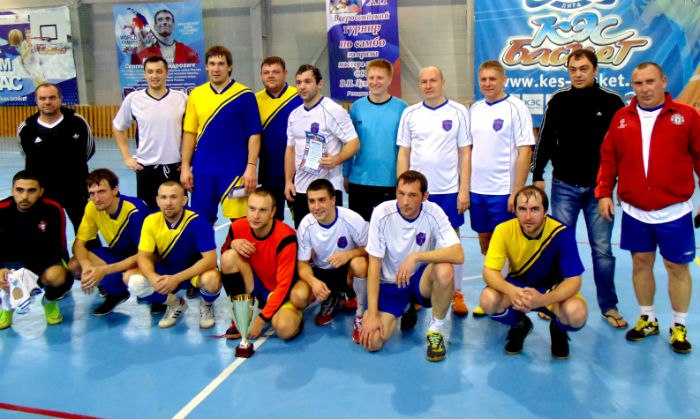 В спортивном зале ФОКа «Юность» проходил турнир по мини-футболу среди мужских команд