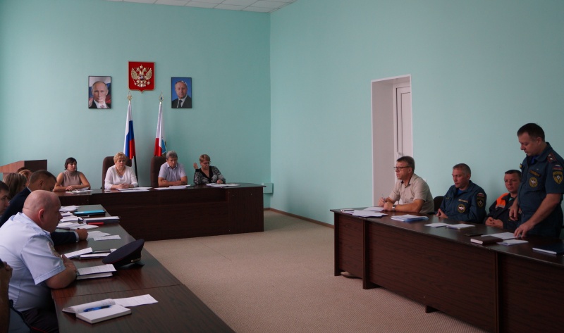 Состоялось заседание антитеррористической комиссии под председательством главы Ртищевского муниципального района С.В. Макогон