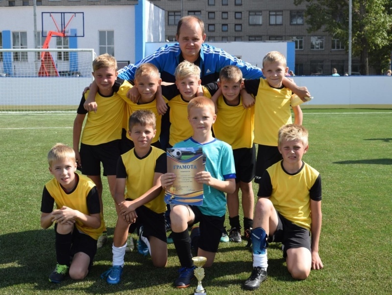 Команда футболистов Ртищевского района стала победителем областного турнира по футболу среди юношеских команд в г. Калининск