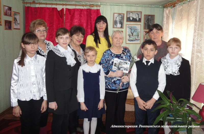 Поздравили жительницу блокадного Ленинграда с 73-ей годовщиной полного освобождения от фашистской блокады
