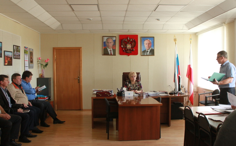 Сегодня состоялось аппаратное совещание при главе Ртищевского муниципального района С.В. Макогон