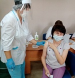 Выездная медицинская бригада провела вакцинацию сотрудников Управления социальной поддержки населения Ртищевского района