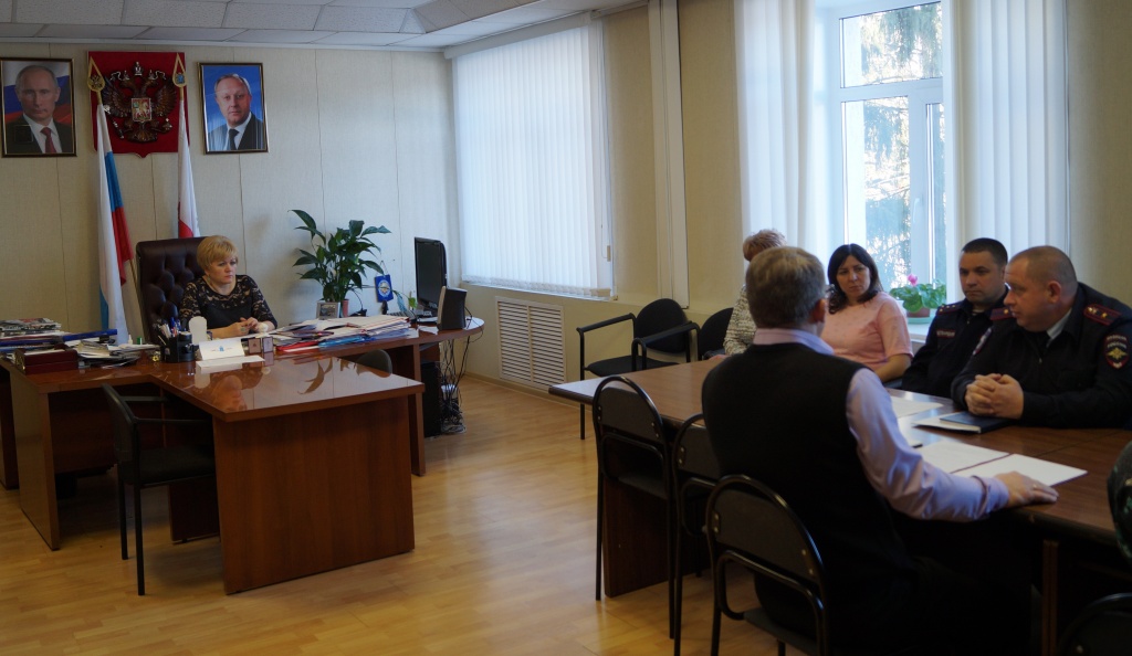 Состоялось заседание оперативного штаба под председательством главы Ртищевского муниципального района С.В. Макогон