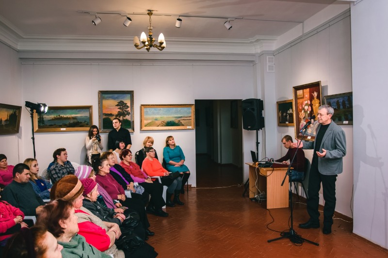 В художественной галерее современного искусства им. А.А. Великанова состоялось литературно-музыкальное мероприятие, посвящённое русскому романсу «Души лирической порывы»