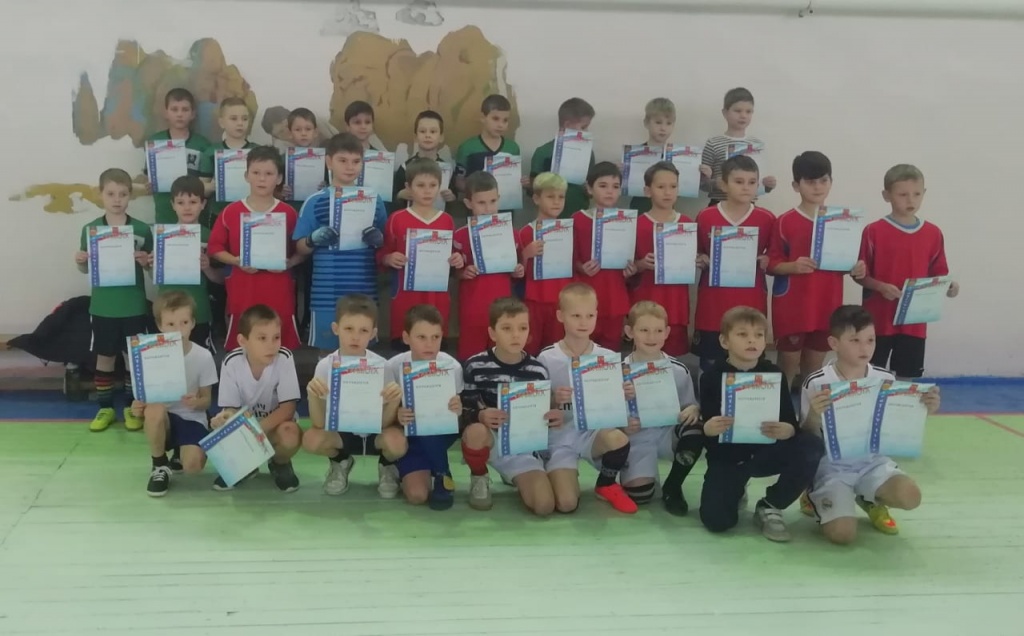 Футболисты Ртищевского района приняли участие в областном турнире по мини-футболу среди юношей в г. Аркадак