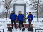 Волонтеры Ртищевского муниципального штаба ВОД «Волонтеры Победы» приняли участие в расчистке снега