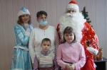 Детей из многодетной семьи поздравил Дед Мороз и Снегурочка