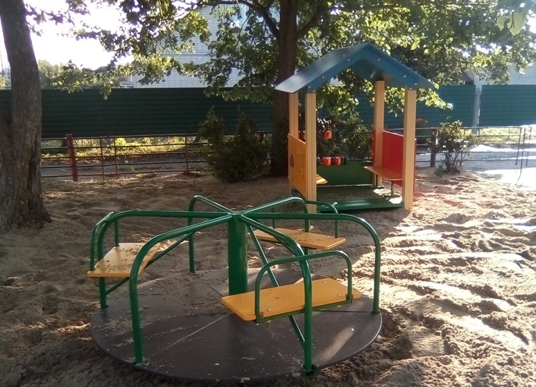 Установлена детская игровая площадка в п. Выдвиженец